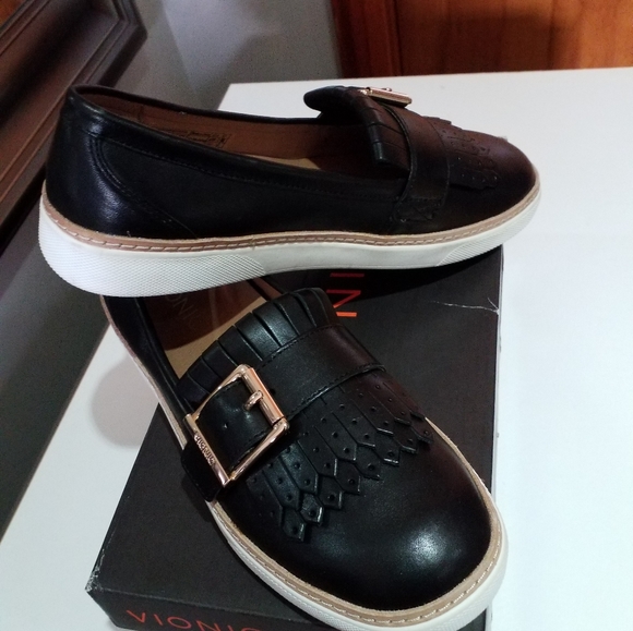 vionic loafer